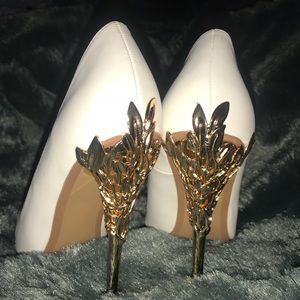 Gorgeous Eden pumps.